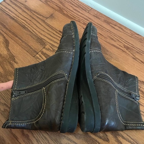 Clarks Booties - Picture 5 of 7